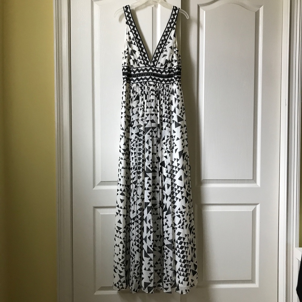 Near Mint Bcbg abstract print sequin gown
